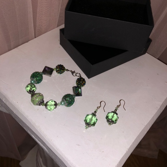 Lucy Collection Hand Made Jewelry by you’re posher women’s bracelet and earrings - Picture 3 of 10